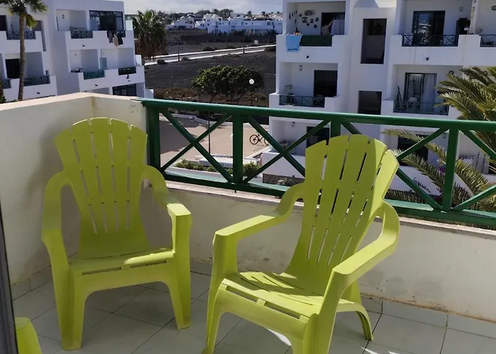 Lara Luna Daire Costa Teguise